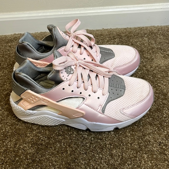 Nike Shoes - Air Huarache By NIKE Womens 9.5